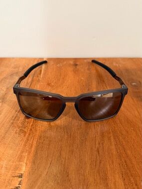 Oakley Exchange Sun Sunglasses